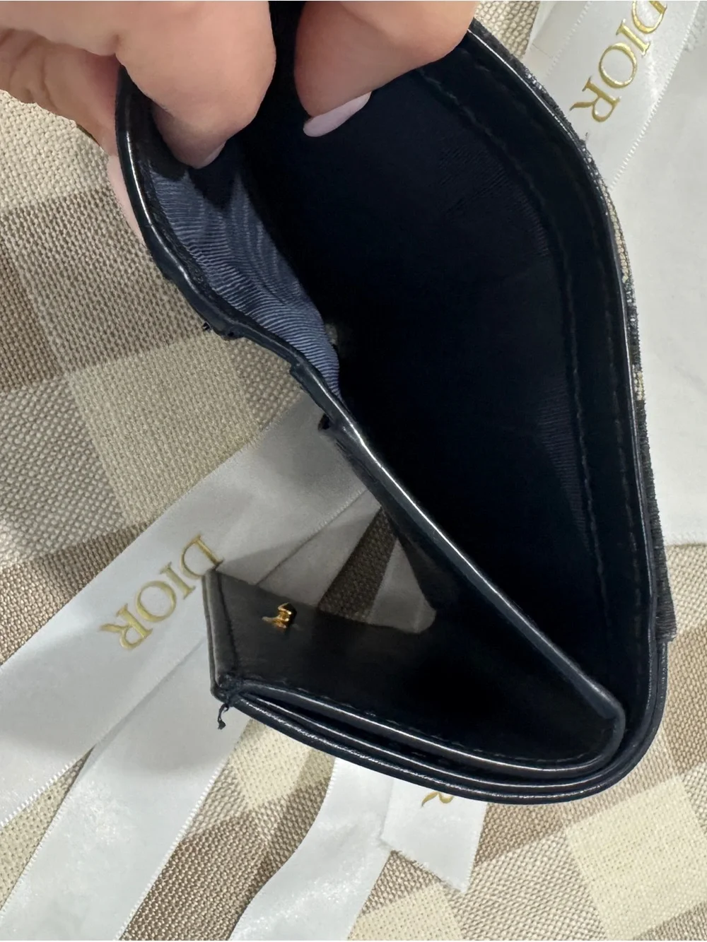 Dior 30 Montaigne Veronia Wallet